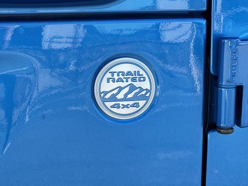 Used 2024 Jeep Wrangler Unlimited Sahara w/ Technology Group image 34