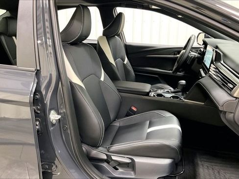 Used 2026 Toyota Camry SE w/ Multimedia Upgrade Package FWD image 7