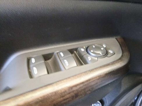 Certified 2023 GMC Acadia Denali w/ Black Diamond Edition image 36