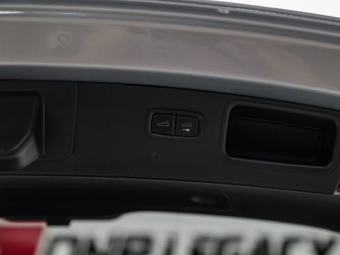 Used 2024 Porsche Macan AWD/4WD image 54