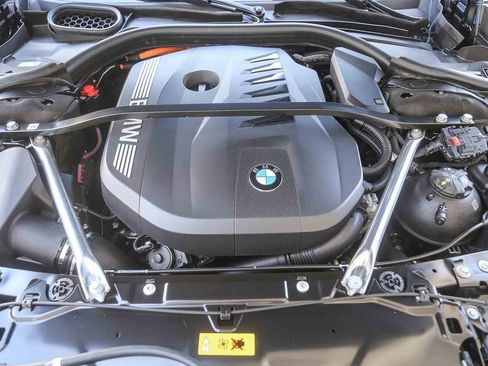 New 2026 BMW 750e xDrive w/ Premium Package AWD/4WD image 23