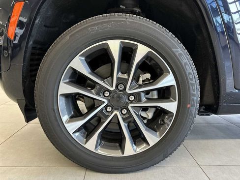 New 2024 Jeep Grand Cherokee Overland w/ Advanced Protech Group III image 18