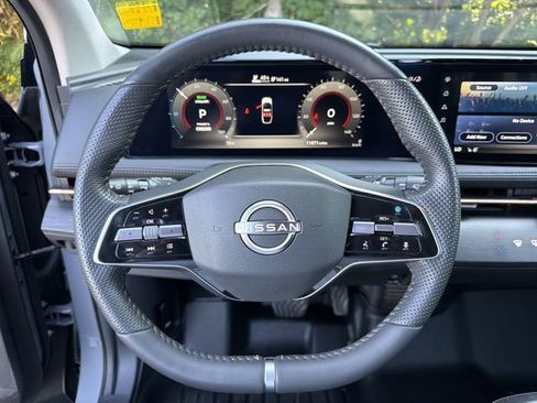 Used 2024 Nissan Ariya FWD image 27