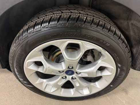 Used 2015 Ford Escape Titanium w/ Equipment Group 301A AWD/4WD image 9