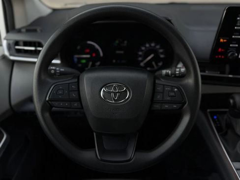 Used 2024 Toyota Sienna LE image 20