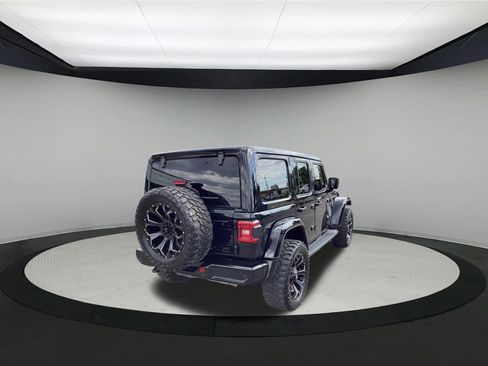 Used 2021 Jeep Wrangler Unlimited Sahara AWD/4WD image 8