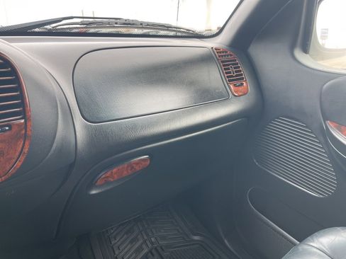 Used 2001 Ford F150 Harley-Davidson image 29