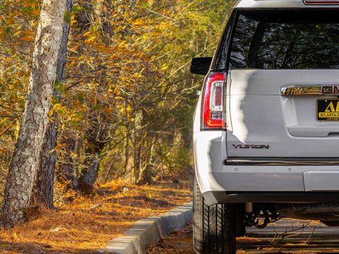 Used 2018 GMC Yukon Denali w/ Denali Ultimate Package image 37