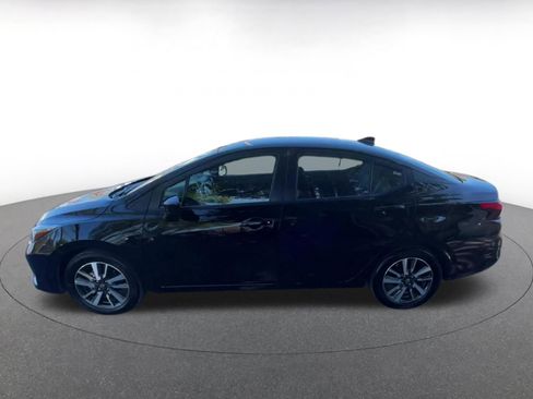 Used 2025 Nissan Versa SV image 9
