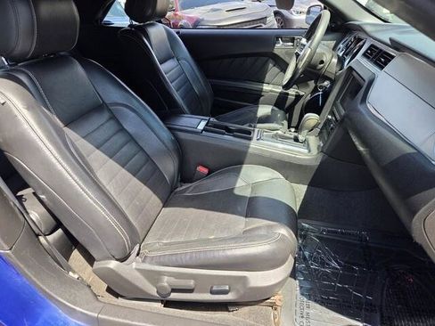 Used 2013 Ford Mustang Premium w/ Electronics Pkg RWD image 19