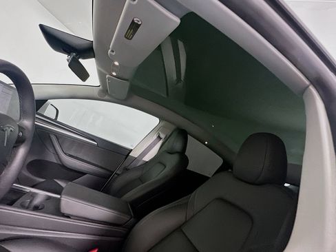 Used 2024 Tesla Model Y Long Range image 25