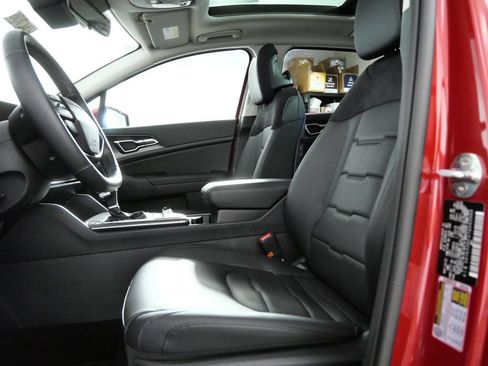 Used 2026 Kia Sportage SX FWD image 16