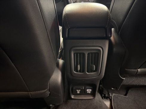 Used 2019 Jeep Compass Limited AWD/4WD image 11
