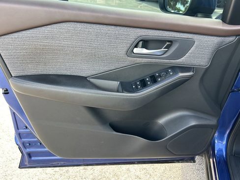 Certified 2023 Nissan Rogue SV FWD image 19