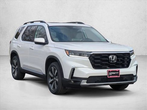 New 2025 Honda Pilot Touring image 7
