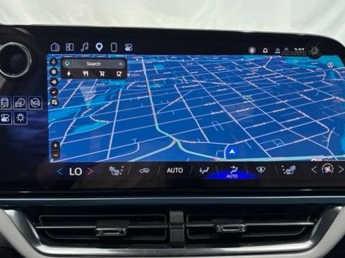 New 2025 Chevrolet Equinox EV LT FWD image 37