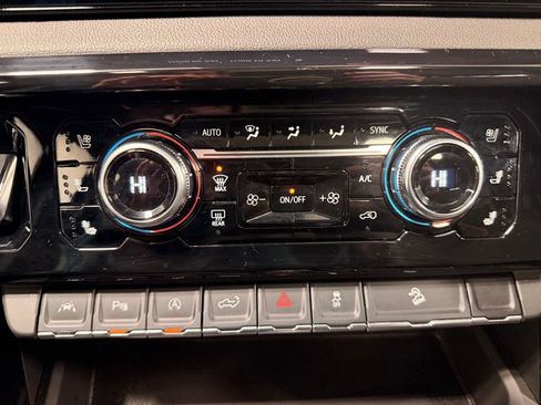 Used 2025 GMC Sierra 1500 AT4 w/ AT4 Premium Package image 41