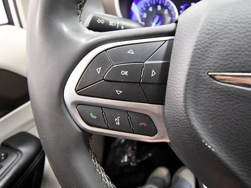 Used 2022 Chrysler Voyager LX FWD image 19