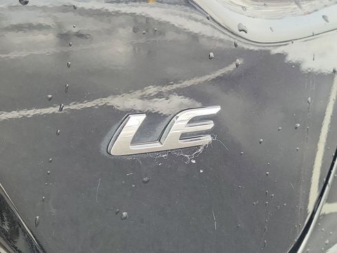 Used 2024 Toyota Corolla LE image 7