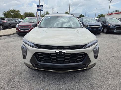 Used 2026 Chevrolet Trax ACTIV w/ Sunroof Package FWD image 18