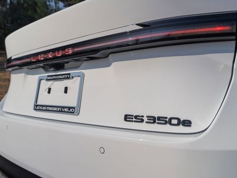 New 2026 Lexus ES 350e FWD image 12