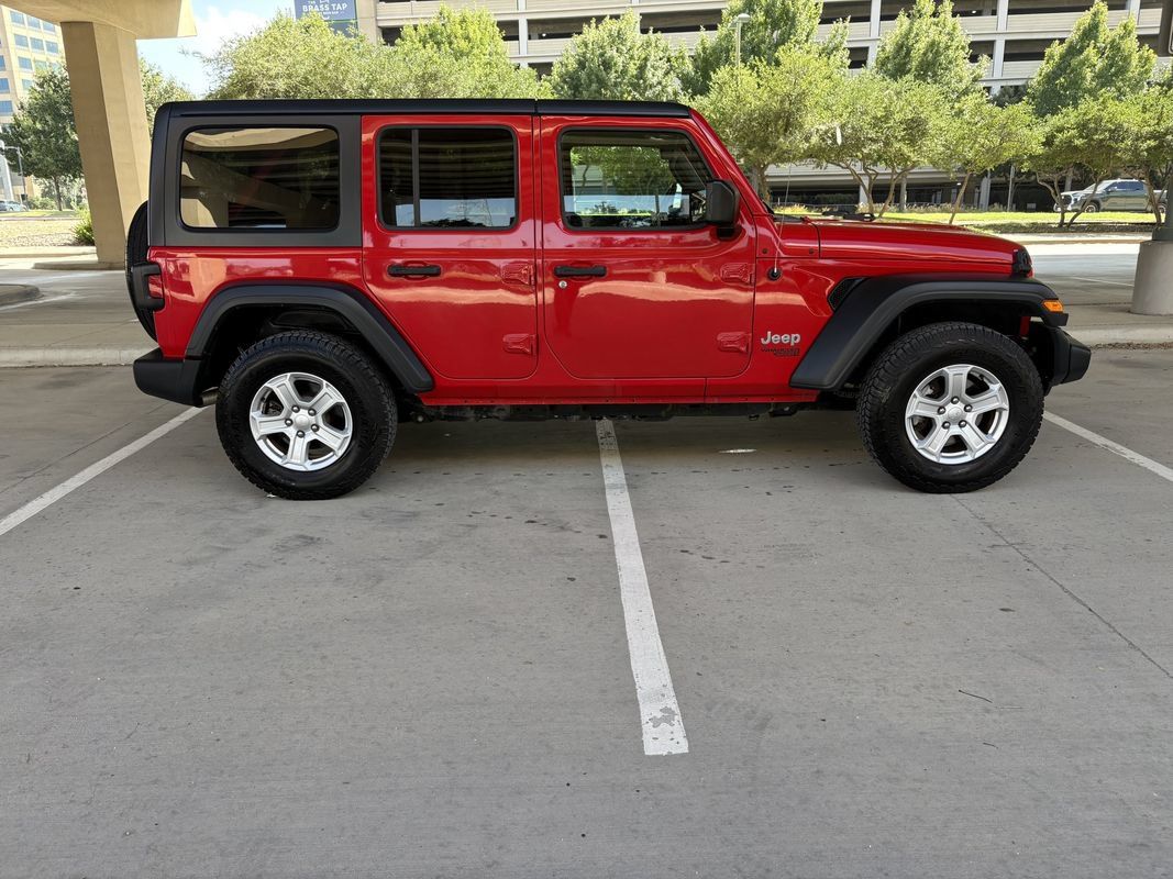 Used 2018 Jeep Wrangler Unlimited Sport S AWD/4WD image 5