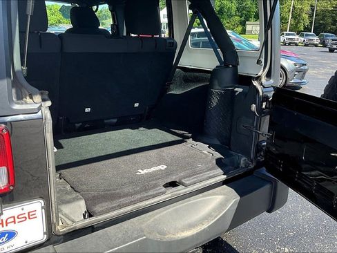 Used 2015 Jeep Wrangler Unlimited Sport AWD/4WD image 8