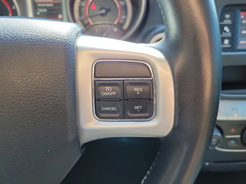 Used 2020 Dodge Journey SE w/ SE Popular Equipment Group FWD image 27