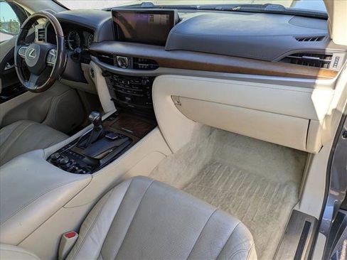 Used 2017 Lexus LX 570 4WD image 25