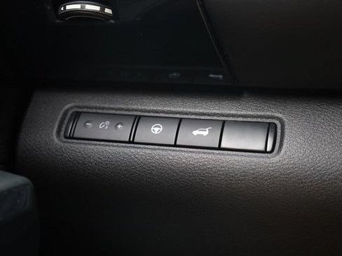 Certified 2025 Nissan Pathfinder SV FWD image 20