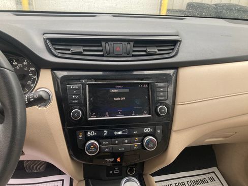 Used 2019 Nissan Rogue SV AWD/4WD image 23