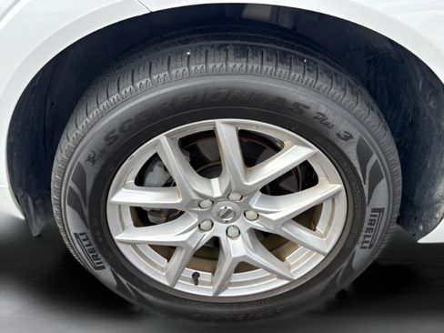 Used 2019 Volvo XC60 T5 Momentum w/ Premium Package image 29