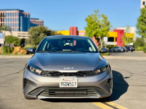 Used 2023 Kia Forte LXS image 3