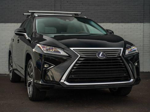 Used 2018 Lexus RX 450hL Premium w/ Premium Package AWD/4WD image 3