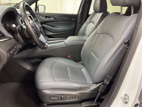 Used 2024 Buick Enclave Premium image 10