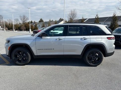 New 2026 Jeep Grand Cherokee Limited w/ Limited Altitude Package AWD/4WD image 8