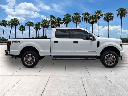 Used 2021 Ford F250 Lariat w/ Lariat Ultimate Package AWD/4WD image 11