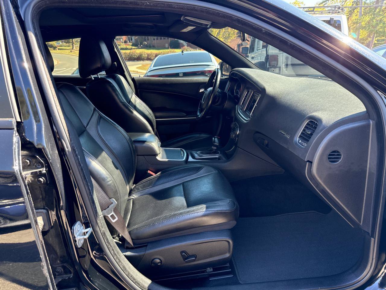 Used 2022 Dodge Charger SXT w/ Leather Interior Group RWD image 8