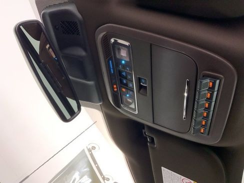 New 2025 Ford F350 King Ranch w/ FX4 Off-Road Package image 25