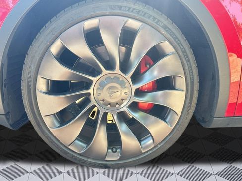 Used 2022 Tesla Model Y Performance AWD/4WD image 12