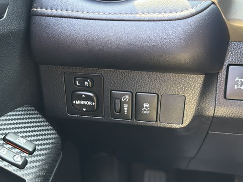 Used 2013 Toyota RAV4 XLE AWD/4WD image 15