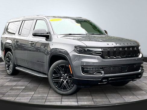 Used 2025 Jeep Wagoneer L Series II w/ Premium Group I AWD/4WD image 3