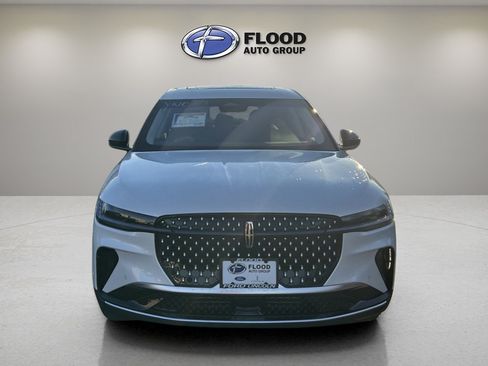 Used 2024 Lincoln Nautilus Premier w/ Equipment Group 102A AWD/4WD image 2
