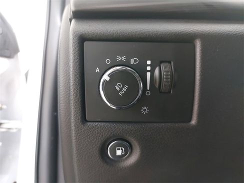 Used 2019 Jeep Grand Cherokee Laredo image 30