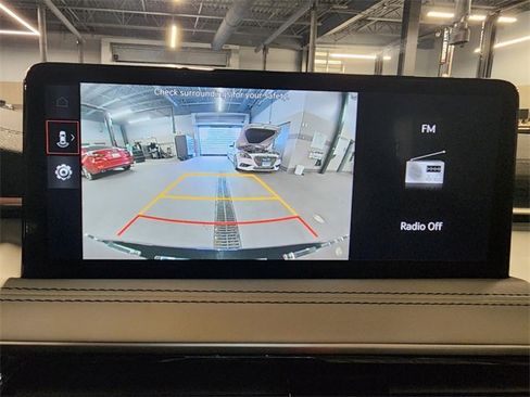 Used 2025 Genesis G70 2.5T image 18