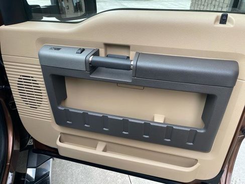 Used 2011 Ford F250 Lariat w/ Chrome Pkg image 44