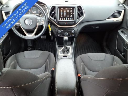 Used 2016 Jeep Cherokee Latitude w/ Cold Weather Group image 12