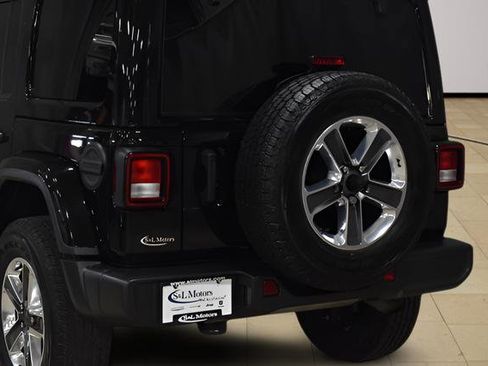 Used 2023 Jeep Wrangler Unlimited Sahara w/ Cold Weather Group AWD/4WD image 31