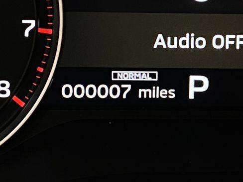 New 2026 Mitsubishi Outlander LE AWD/4WD image 49