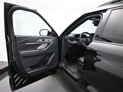 Used 2025 Ford Explorer ST image 10